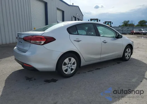 2017 Kia Forte Lx z USA, uszkodzony, nr VIN 3KPFL4A71HE080500